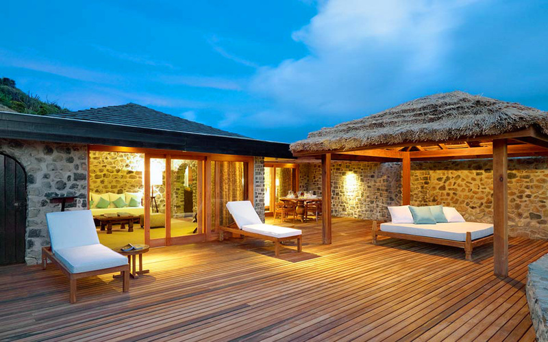 Небе парят орлы, а Небе парят орлы, а